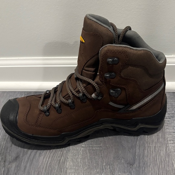Keen Men's Dark Brown Hiking Boots - Picture 2 of 4